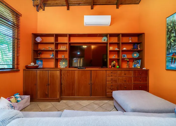 Сasa de vacaciones Villaggio 376 - Bbq, Pool, Garden, Smart Tv, Parking, Ac, King Bed, Laundry Facilities
